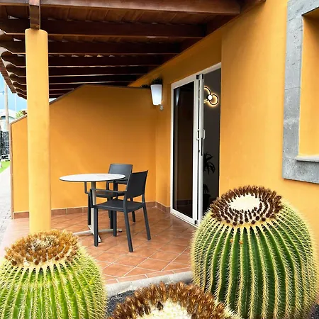 Almendros - Gay Exclusive