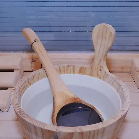 Almendros - Gay Exclusive